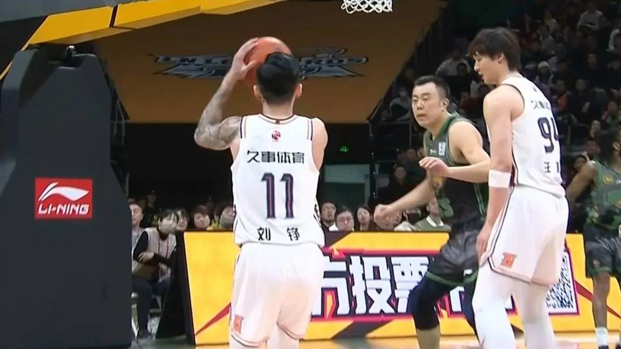 关于辽宁男篮大胜，取得连胜势头的信息